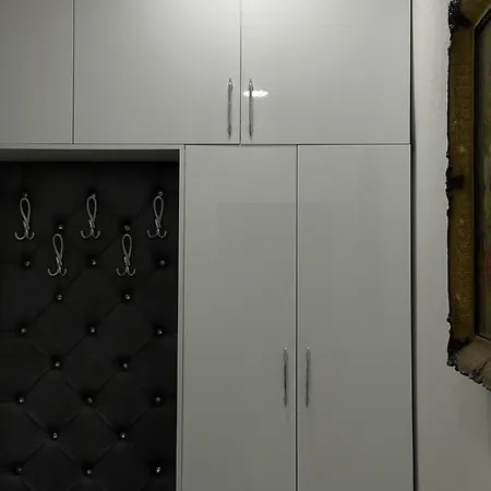 شقة Stone City Apartament Gjirokastër