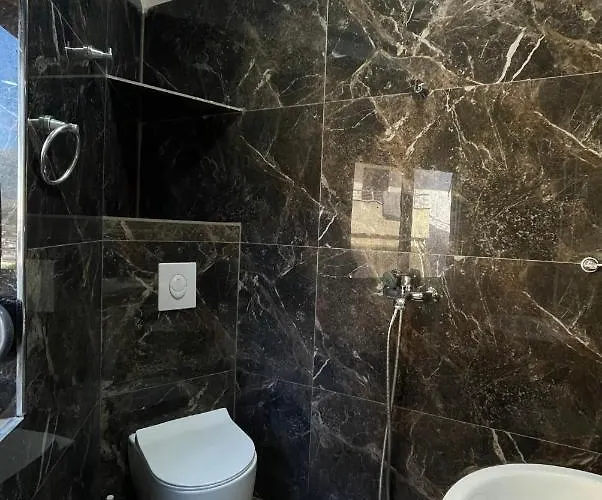 Stone City Apartament * Гирокастра